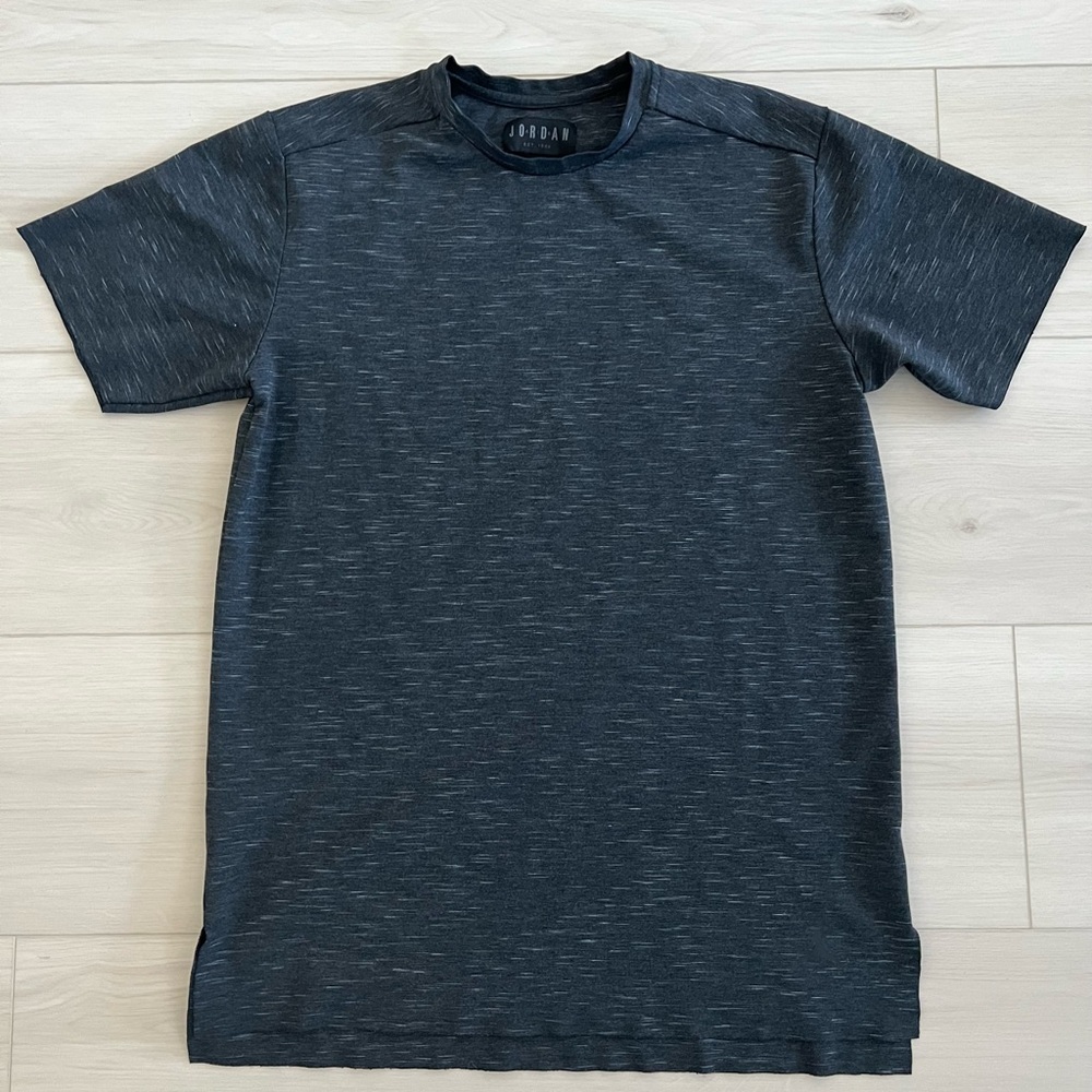 RARE Jordan lux tech fleece extended vented hem shirt sz M